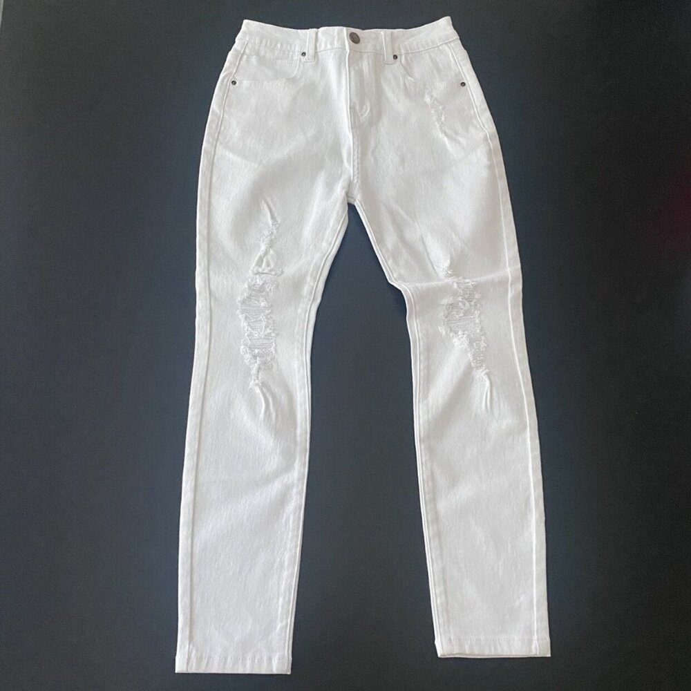 NWOT Mia Joy By Joyfolie White Distressed Jeans
